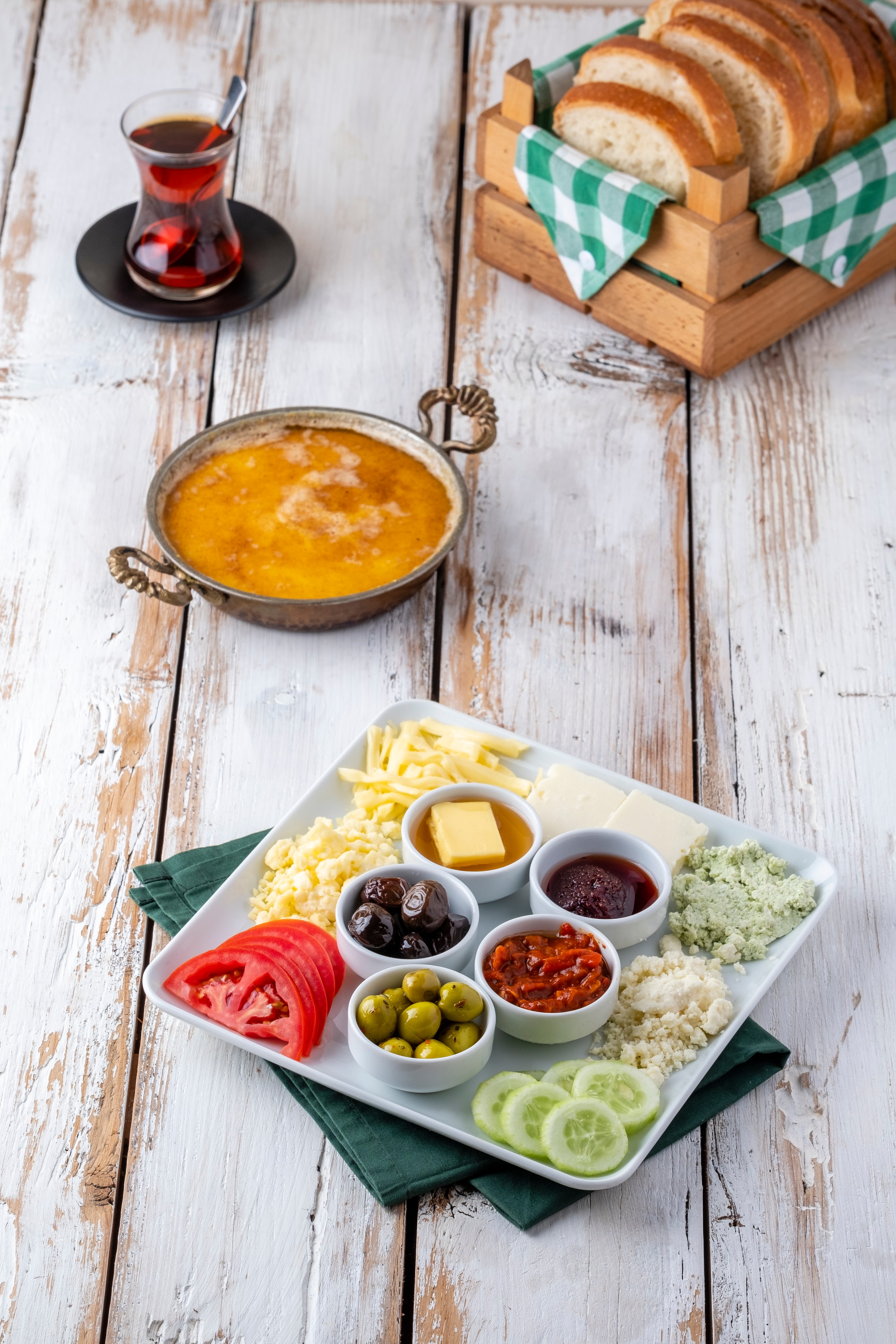 Tereyağlı sahan serpme tabak
